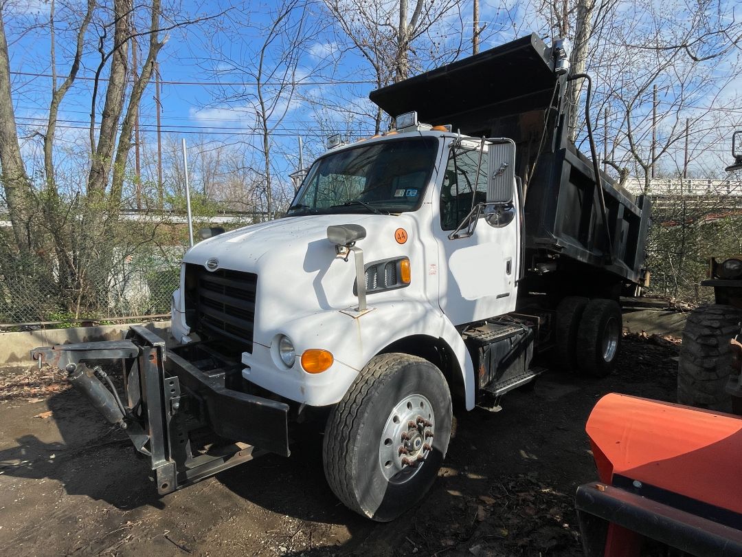 2000 STERLING L-Series Dump Truck - Image 5